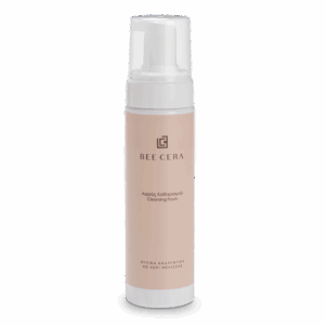 Αφρός προσώπου που καθαρίζει σε βάθος και ενυδατώνει το δέρμα χωρίς να το ερεθίζει. Πλούσια σύσταση που διαρκεί και δεν αφήνει υπολείμματα. Απομακρύνει ρύπους και μακιγιάζ αφήνοντας μια μοναδική αίσθηση απαλότητας στο πρόσωπο. Κατάλληλο και για την περιοχή γύρω απ’ τα μάτια.