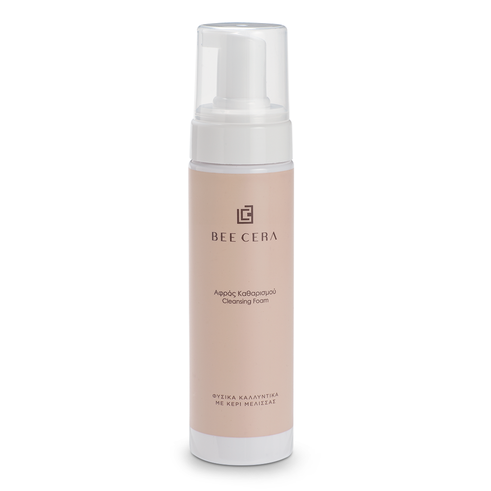 Αφρός προσώπου που καθαρίζει σε βάθος και ενυδατώνει το δέρμα χωρίς να το ερεθίζει. Πλούσια σύσταση που διαρκεί και δεν αφήνει υπολείμματα. Απομακρύνει ρύπους και μακιγιάζ αφήνοντας μια μοναδική αίσθηση απαλότητας στο πρόσωπο. Κατάλληλο και για την περιοχή γύρω απ’ τα μάτια.