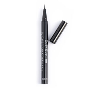 Πολύ λεπτό βουρτσάκι, έντονο μαύρο χρώμα, αδιάβροχη φόρμουλα, σταθερό καθ’ όλη τη διάρκεια της ημέρας. Διαθέτει βοηθητική μπάλα που διανέμει το προιον όταν ανακινείται και αφαιρείται εύκολα με ντεμακιγιάζ.