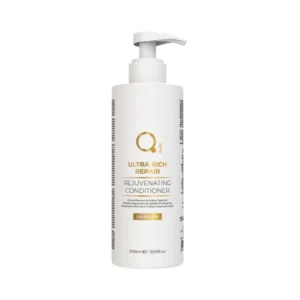 Το Ultra Rich Repair Rejuvenating Conditioner 1000ml προσφέρει βαθιά θρέψη και αναδόμηση με Πρωτεΐνες Κερατίνης, Κολλαγόνο και Υδρολυμένο Μετάξι. Ρυθμίζει τα κατιονικά της τρίχας, επαναφέρει την υγρασία και αποτρέπει το φριζάρισμα, χαρίζοντας λάμψη και απαλή υφή στα μαλλιά σας.