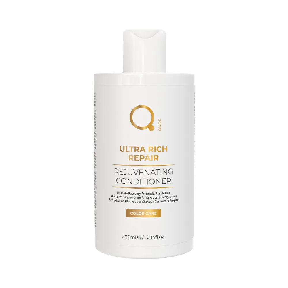 Το Ultra Rich Repair Rejuvenating Conditioner 300ml προσφέρει βαθιά θρέψη και αναδόμηση με Πρωτεΐνες Κερατίνης, Κολλαγόνο και Υδρολυμένο Μετάξι. Ρυθμίζει τα κατιονικά της τρίχας, επαναφέρει την υγρασία και αποτρέπει το φριζάρισμα, χαρίζοντας λάμψη και απαλή υφή στα μαλλιά σας.