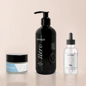 Σετ 3 προϊόντων To σετ Face Hydration Set περιλαμβάνει: Hyloe – 24ωρη Ενυδατική Κρέμα Προσώπου Ημέρας με Υαλουρονικό Οξύ Ha. – Hyaluronic Serum Ενυδατικό Serum Προσώπου Nero – Gel Καθαρισμού Προσώπου